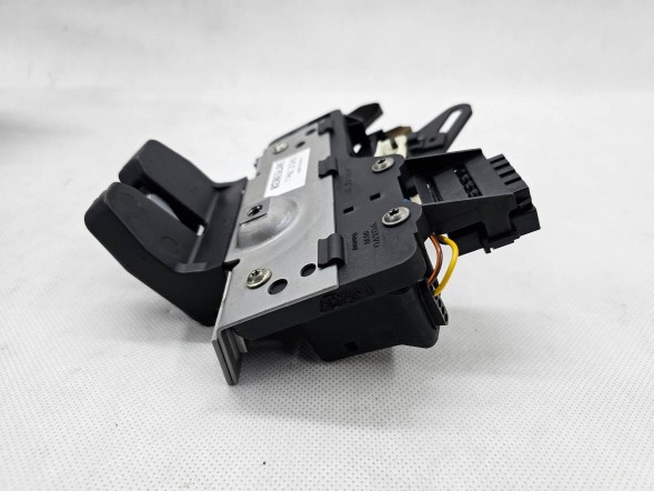 Volvo OE SPEED30753828 VOLVO V70 II XC70 I 2000+ ЗАМОК ЗАДНЬОЇ КРИШКИ БАГАЖНИКА 30753828