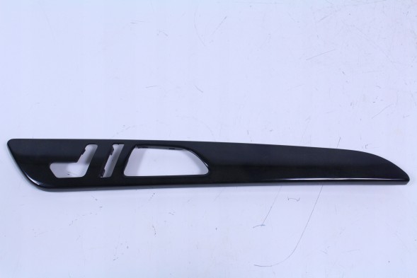 Mercedes-Benz OE ДЕКОРАТИВНА НАКЛАДКА MERCEDES W166 A1667200622