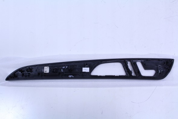Mercedes-Benz OE ДЕКОРАТИВНА НАКЛАДКА MERCEDES W166 A1667200622