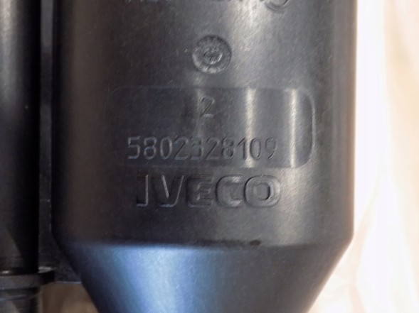 Iveco оригінальне обладнання 5802328109 Заливна горловина adblue iveco daily v 2019р -> oe 5802328108 5802328109