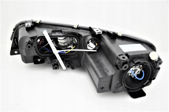 Signeda we999ZMZ1147RSL112 MAZDA 6 2002-05 ПРАВА ФАРА НОВА TYC H1H1