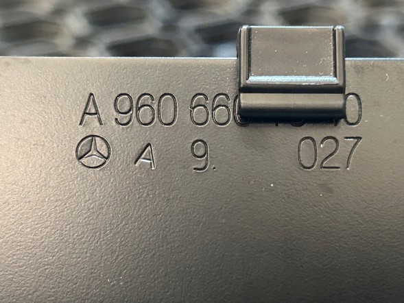 Mercedes-Benz OE КРІПЛЕННЯ ПАСАЖИРСЬКОГО СИДІННЯ MERCEDES ACTROS MP4 A9606640012