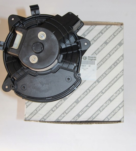 Fiat OE 77365131 Електровентилятор fiat bravo 77365131