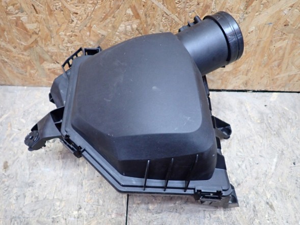 BMW OE 13718489429 OBUDOWA FILTRA POWIETRZA BMW X1 U11 16i 2022- Б/У КОРПУС ПОВІТРЯНОГО ФІЛЬТРА BMW X1 U11 16i 2022- 13718489429
