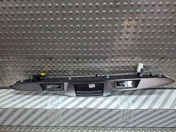 Fiat OE S26337890 ХРОМОВАНА НАКЛАДКА КЛАПАНА 0735516207 FIAT 500 2007-