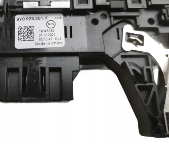 Audi OE 8Y0925301K, DWP536584OE Панель перемикачів Audi A3 8Y0925301K Нова оригінальна