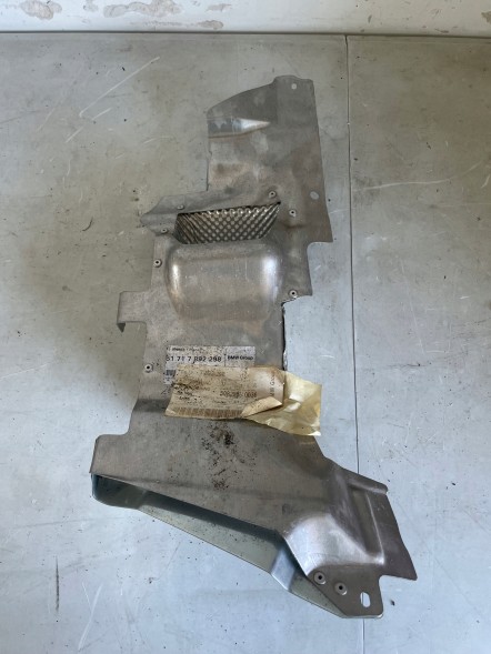 BMW OE 51717892298 Нижня кришка повітряного каналу BMW E39 M5 7892298