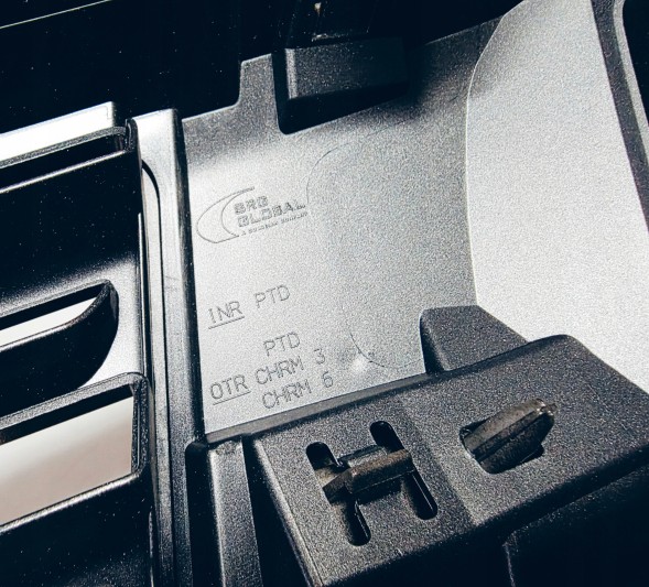 Nissan OE 623105JT0B Решітка радіатора гриля Nissan Navara