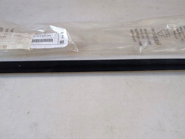 BMW OE 7279774 pmi150921 ПЛА́НКА СКЛА ДВЕРЕЙ ПЕРЕДНЯ ПРАВА BMW 4 F32 F33 F82 M4 - 7279774