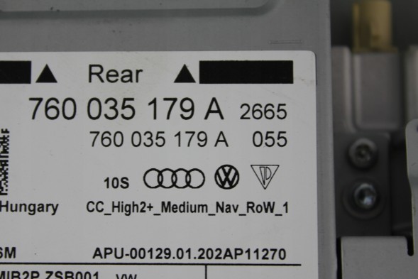 Volkswagen OE Мультимедіа Volkswagen Touareg III 760035179A