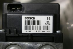 OEM 5230180 0265220448 0273004701 4689889 0265220626 5060462 0265216472 0273004223 5390091 0265220557 4779526 0273004352 0265202477 5233911 Блок керування насосом ABS Bosch 5.3 SAAB 9-3 9-5 93 95 9-31 9-3 | ГАРАНТІЯ