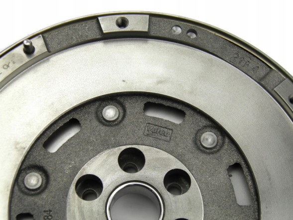 Valeo 836047 Двомасове колесо citroen c4 picasso c5 iii ds5 peugeot 3008 508 1.6 hdi valeo
