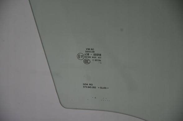 Skoda OE SZYBA DRZWI PRAWY PRZÓD PRAWA PRZEDNIA KAROQ LIFT AS2 2023 575845202 СКЛО ДВЕРЕЙ ПЕРЕДНЄ ПРАВЕ SKODA KAROQ LIFT AS2 2023 575845202