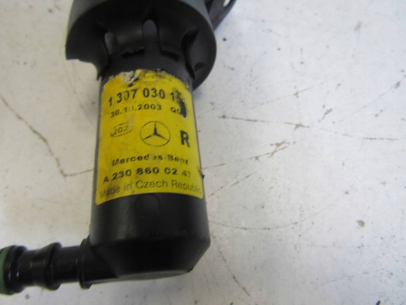 Mercedes-Benz OE A2308600247 Mercedes sl r230 w230 230 омивач лампи правий передній a2308600247