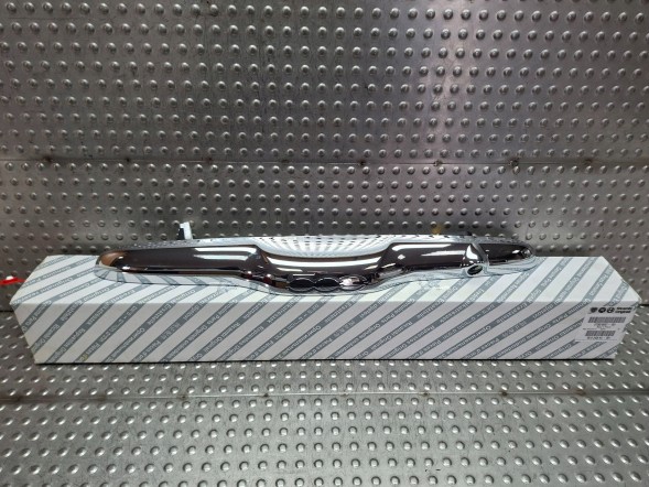 Fiat OE S26337863 ХРОМОВАНА НАКЛАДКА КЛАПАНА 0735516207 FIAT 500 2007-