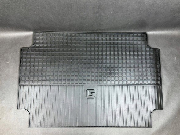 Mercedes-Benz OE A4636844300 A46368443009H42 KOLOR 9H42 DYWANIK BAGAZNIKA GUMOWA WYKŁADZINA MERCEDES WWW.AUTODAWID.PL Гумовий килимок багажника для MERCEDES G KLASA W463 A4636844300 9H42