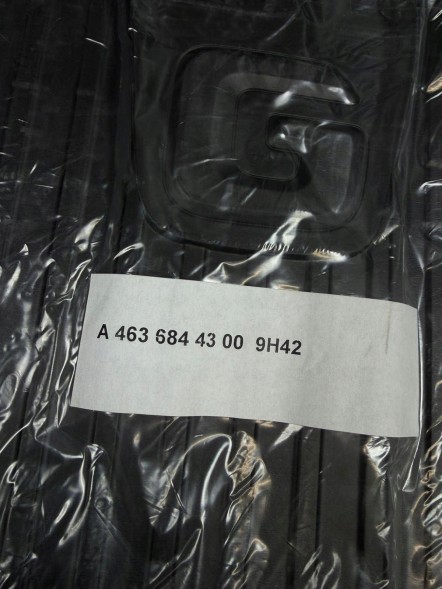 Mercedes-Benz OE A4636844300 A46368443009H42 KOLOR 9H42 DYWANIK BAGAZNIKA GUMOWA WYKŁADZINA MERCEDES WWW.AUTODAWID.PL Гумовий килимок багажника для MERCEDES G KLASA W463 A4636844300 9H42