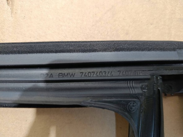 BMW OE 7407405 150921 Ущільнювач дверної накладки лівих задніх дверей BMW 3 G20 G21 19- 7407405
