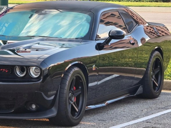 Ikon Motorsports JGD-CHALL15-SSV3GB Накладки на пороги V3 – Чорний Глянець DODGE CHALLENGER 2015-2023