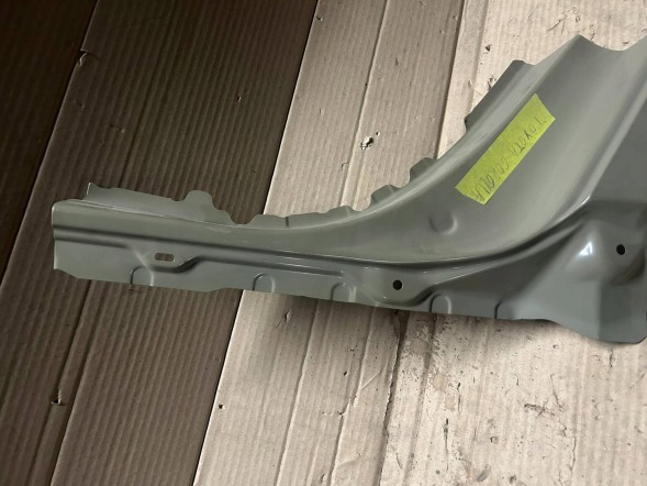 Toyota OE LVE604 Накладка на поріг Toyota Corolla E210 E21