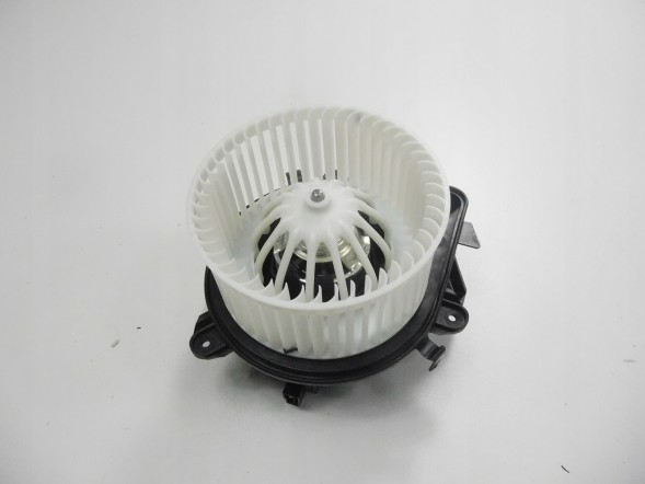 Fiat OE Вентилятор вентилятора Fiat Punto OE 71735480