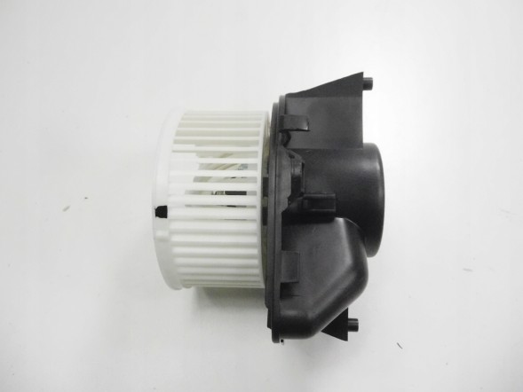 Fiat OE Вентилятор вентилятора Fiat Punto OE 71735480