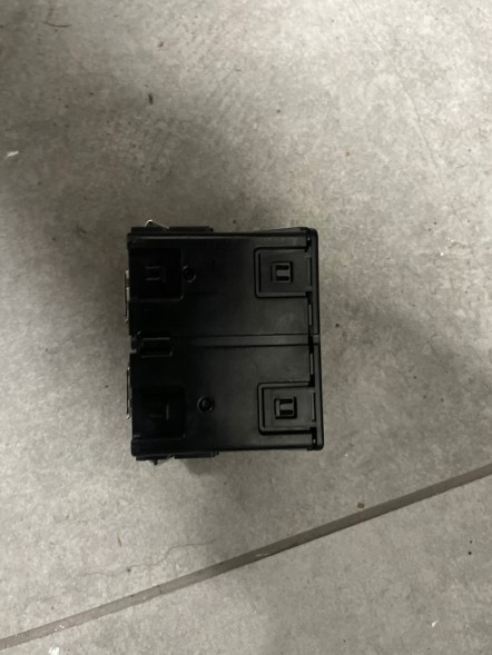 Audi OE 4G0035736 AUDI ПАНЕЛЬ USB AUX PORT INPUT AUDI A3 A6 A7 C7 4G0035736 ПРОБІГ 28КМ