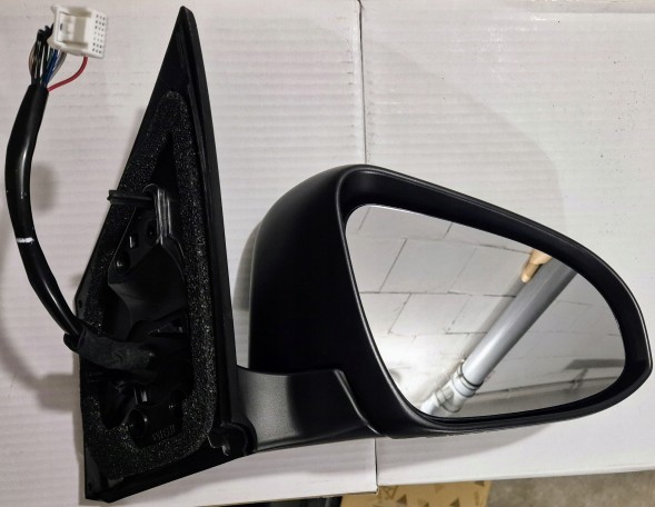 View Max 81C3525M TOYOTA AURIS E18 дзеркало ПРАВЕ електрично закрите 9 pin срібне 1F7