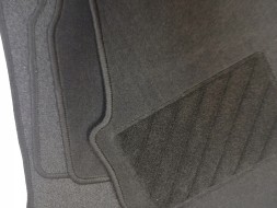 Dacia OE КИЛИМКИ ВЕЛЮРОВІ 749025485R DACIA DUSTER ТА 4Х2 10-