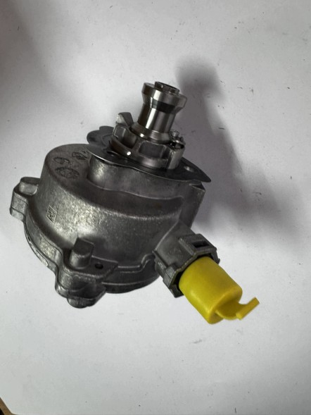 BMW OE Вакуумний насос 11667519458