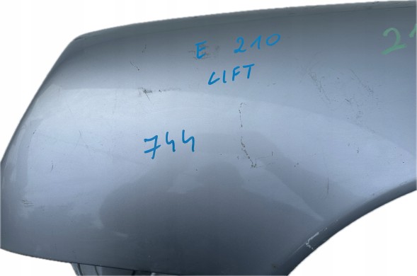 Mercedes-Benz OE BLOTNIK PRZOD PRZEDNI LEWY 744 LAK MERCEDES E W210 LIFT ORYGINAL 2108801518 БЛОТНИК ПЕРЕДНІЙ ЛІВИЙ 744 ЛАК MERCEDES E W210 ЛІФТ ОРИГІНАЛ 2108801518