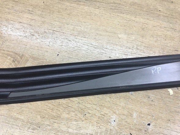 BMW OE 7034304 51477034304 Оригінальна накладка на пороги BMW E60 E61 P