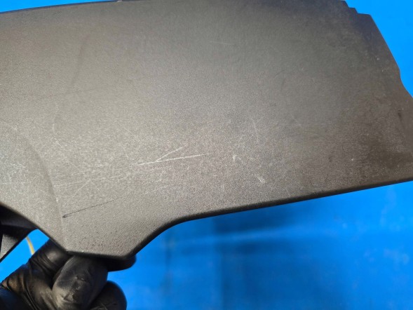 BMW OE QUA12228 ЗАХИСНА ПРАВА ЧАСТИНА ДНА БАГАЖНИКА BMW K52 8520658