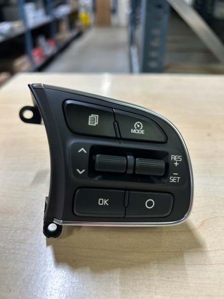 Kia OE ПЕРЕМИКАЧ КЕРМА KIA SPORTAGE QL 96720F1120SA1