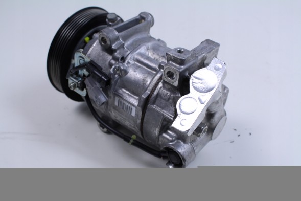 Nissan заводська комплектація 926004EA0A Компресор кондиціонера mahle acp 379 000s