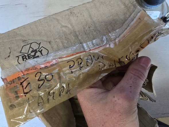 BMW OE LAMPA PRAWA BMW E30 HELLA NOWA QUAL12/35 Лампа права bmw e30 hella нова