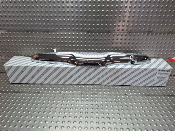 Fiat OE S26337887 ХРОМОВАНА НАКЛАДКА КЛАПАНА 0735516207 FIAT 500 2007-