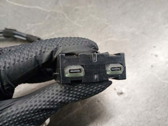 Mercedes-Benz OE A2978202701 роз'єм для зарядки порт usb c mercedes w297