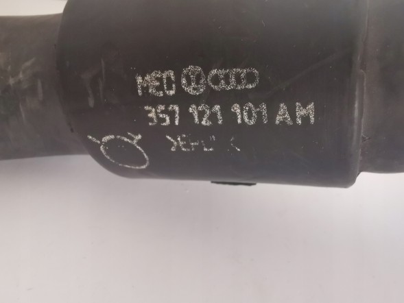 Volkswagen OE Шланг охолоджуючої рідини VW Passat 357121101AM