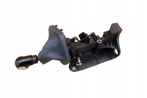 Ford OE Ford Ka II LEWAREK GAŁKA ZMIANY BIEGÓW MIESZEK 2008-2016R CZARNA PIANO Ford ka ii ліварка гілка перемикання передач сильфонів 2008-2016r чорна piano