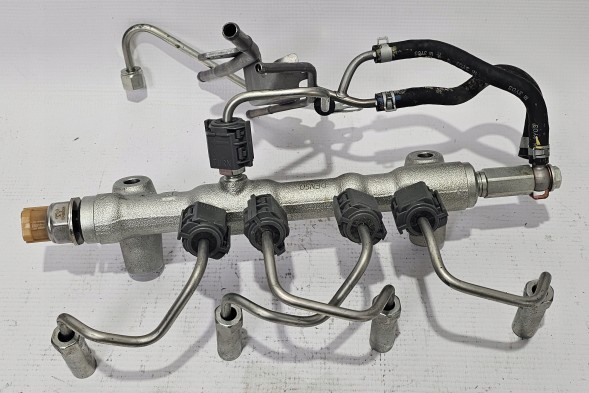Nissan OE 01R01585 NISSAN OE ORG НОВА OE ІНЖЕКТОРНА ПЛАНКА + ДАТЧИК ТИСКУ ПАЛИВА NISSAN 2.5 DCI 01R01585