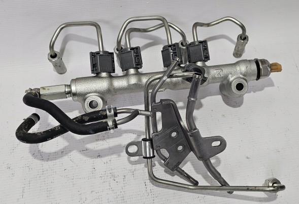 Nissan OE 01R01585 NISSAN OE ORG НОВА OE ІНЖЕКТОРНА ПЛАНКА + ДАТЧИК ТИСКУ ПАЛИВА NISSAN 2.5 DCI 01R01585