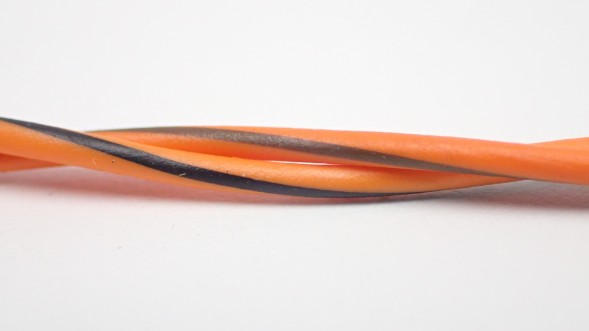 Китай FLRY-B 0,35 brązowo - czarny 100 m ШНУР КАБЕЛЬ FLRY-B 0,35мм2 ПОВОРОТ CAN ЧОРНИЙ 100м
