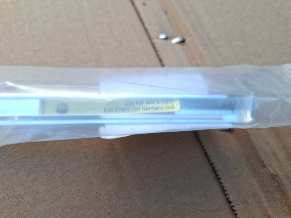 Volkswagen OE 3G0837644A GTECH7678 VOLKSWAGEN PASSAT B8 ХРОМОВАНА НАКЛАДКА ДВЕРЕЙ ПРАВА ПЕРЕДНЯ 3G0837644A