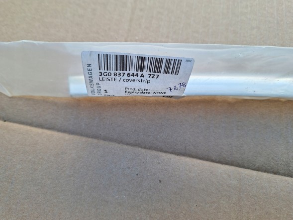 Volkswagen OE 3G0837644A GTECH7678 VOLKSWAGEN PASSAT B8 ХРОМОВАНА НАКЛАДКА ДВЕРЕЙ ПРАВА ПЕРЕДНЯ 3G0837644A