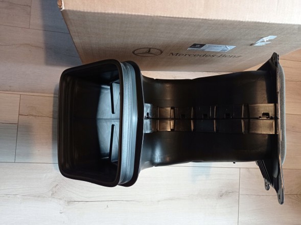 Mercedes-Benz OE 910 830 26 01 Повітрозабірник під капот mercedes sprinter 907-910