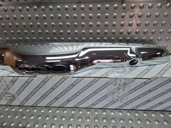 Fiat OE S26337905 ХРОМОВАНА НАКЛАДКА КЛАПАНА 0735516207 FIAT 500 2007-