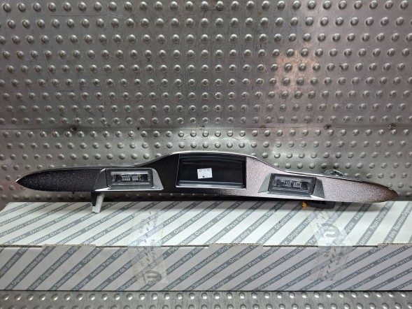 Fiat OE S26337905 ХРОМОВАНА НАКЛАДКА КЛАПАНА 0735516207 FIAT 500 2007-