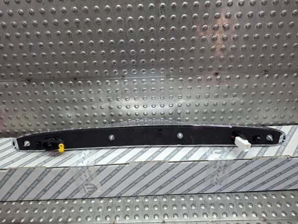 Fiat OE S26337905 ХРОМОВАНА НАКЛАДКА КЛАПАНА 0735516207 FIAT 500 2007-
