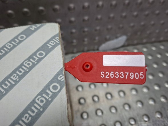 Fiat OE S26337905 ХРОМОВАНА НАКЛАДКА КЛАПАНА 0735516207 FIAT 500 2007-